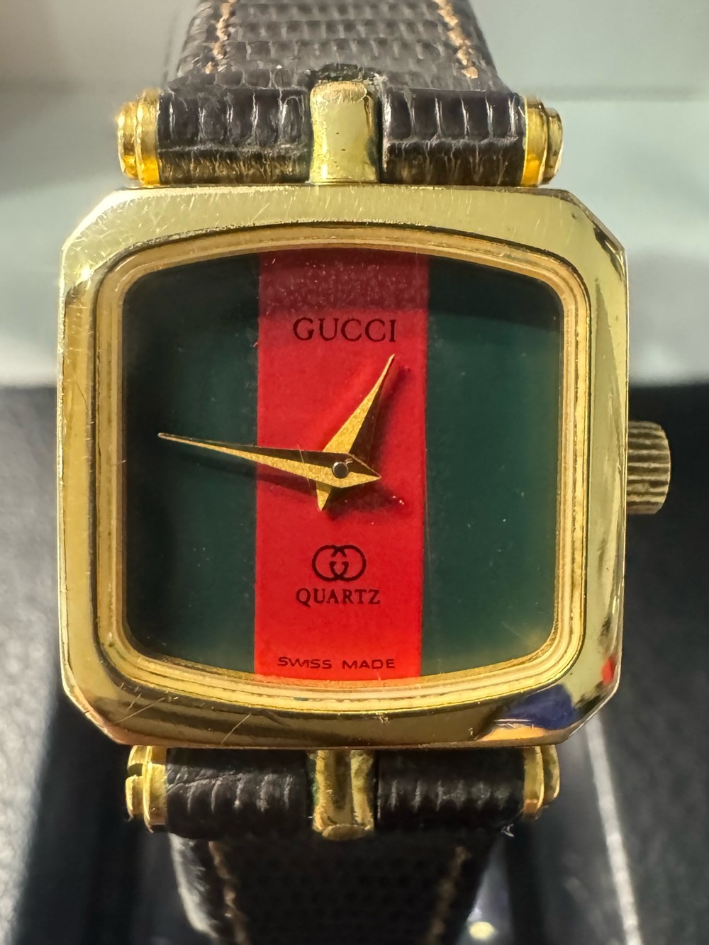 #220 Gucci Gold-Tone Men’s Watch with Green and Red Stripe Dial
